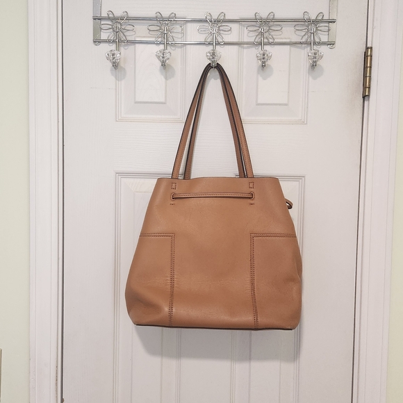 Tory Burch Block T Bucket Bag Tan Leather - Picture 2 of 11